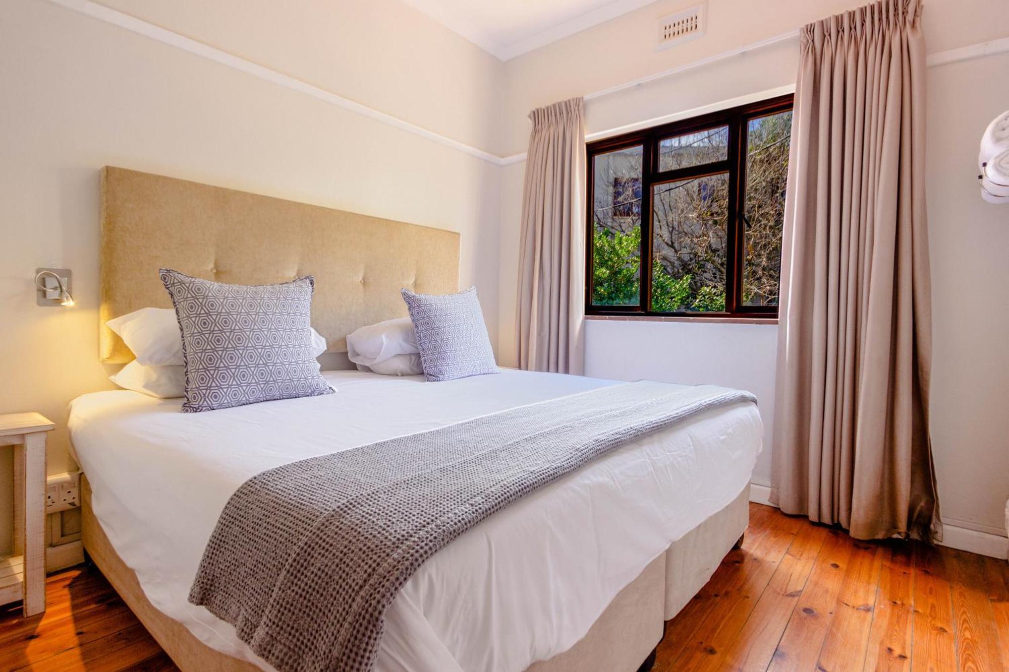 Tidal Pool Apartments - Camps Bay 케이프타운 객실 사진
