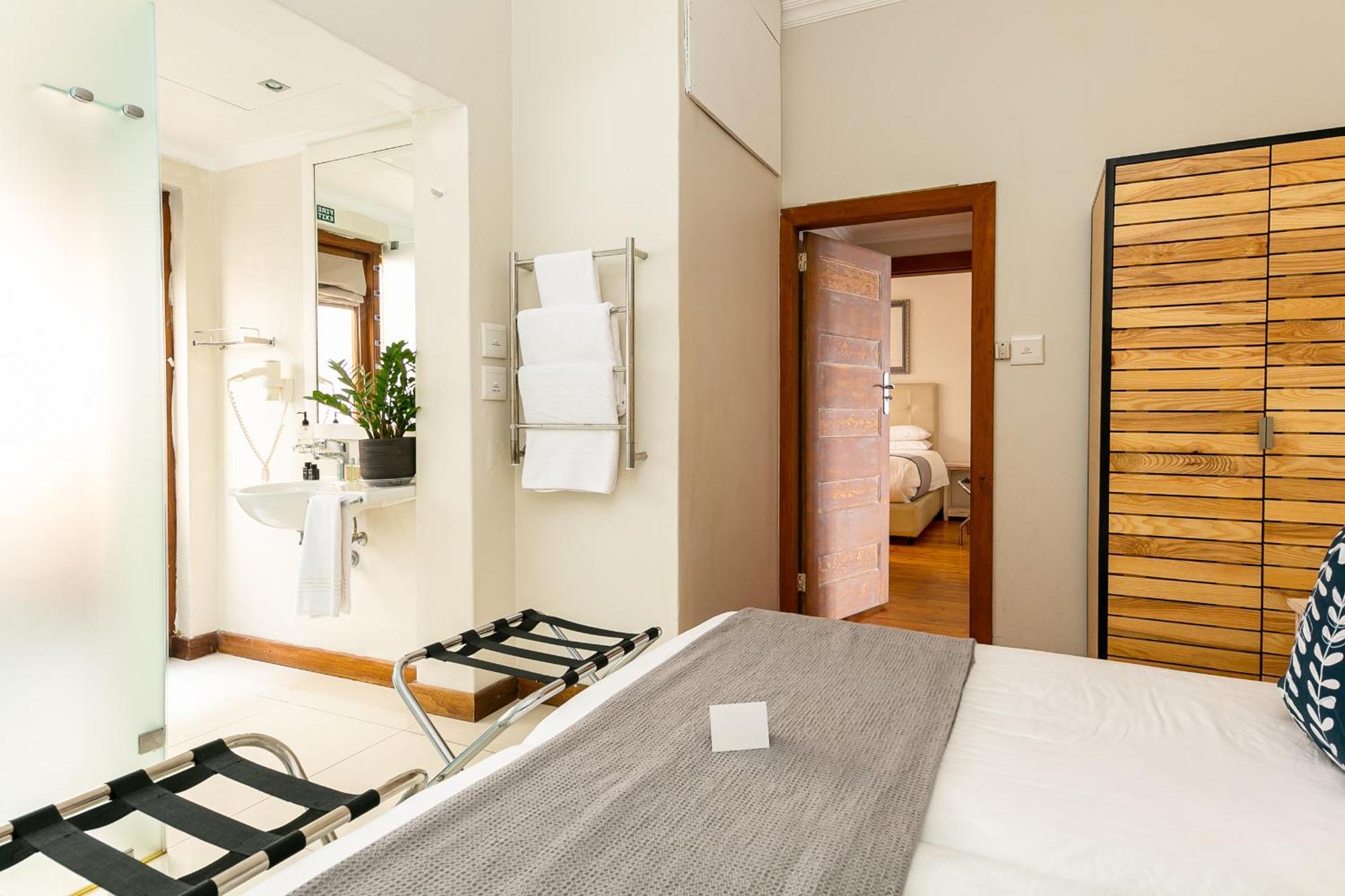 Tidal Pool Apartments - Camps Bay 케이프타운 객실 사진